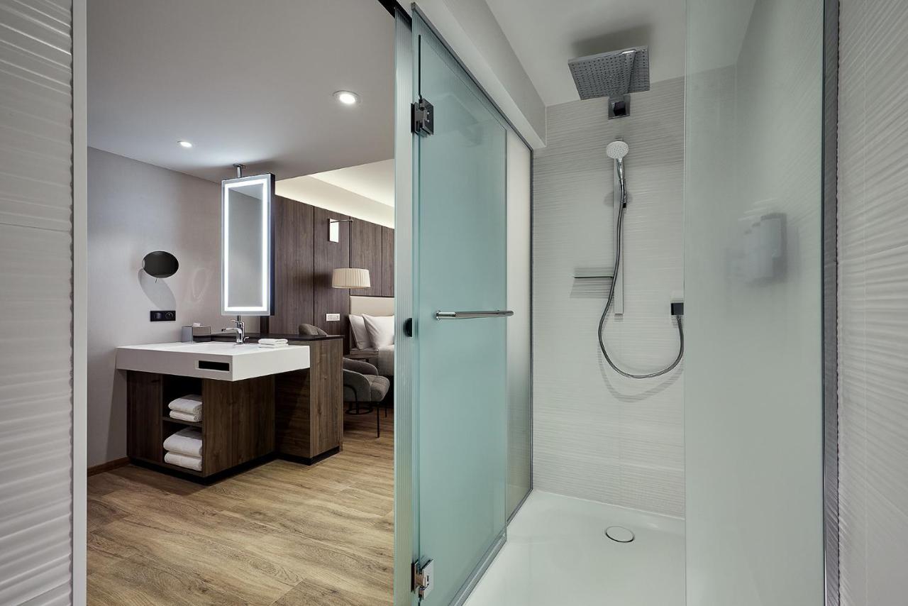 Ac Hotel By Marriott Страсбург Екстериор снимка