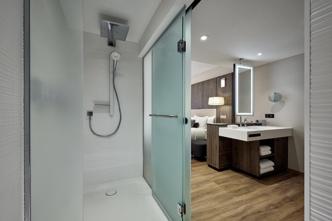 Ac Hotel By Marriott Страсбург Екстериор снимка