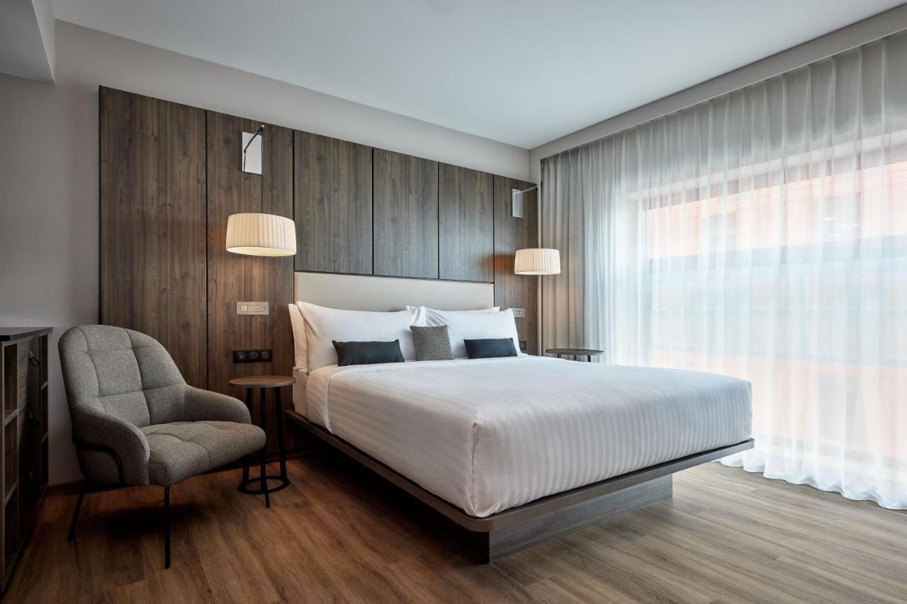 Ac Hotel By Marriott Страсбург Екстериор снимка