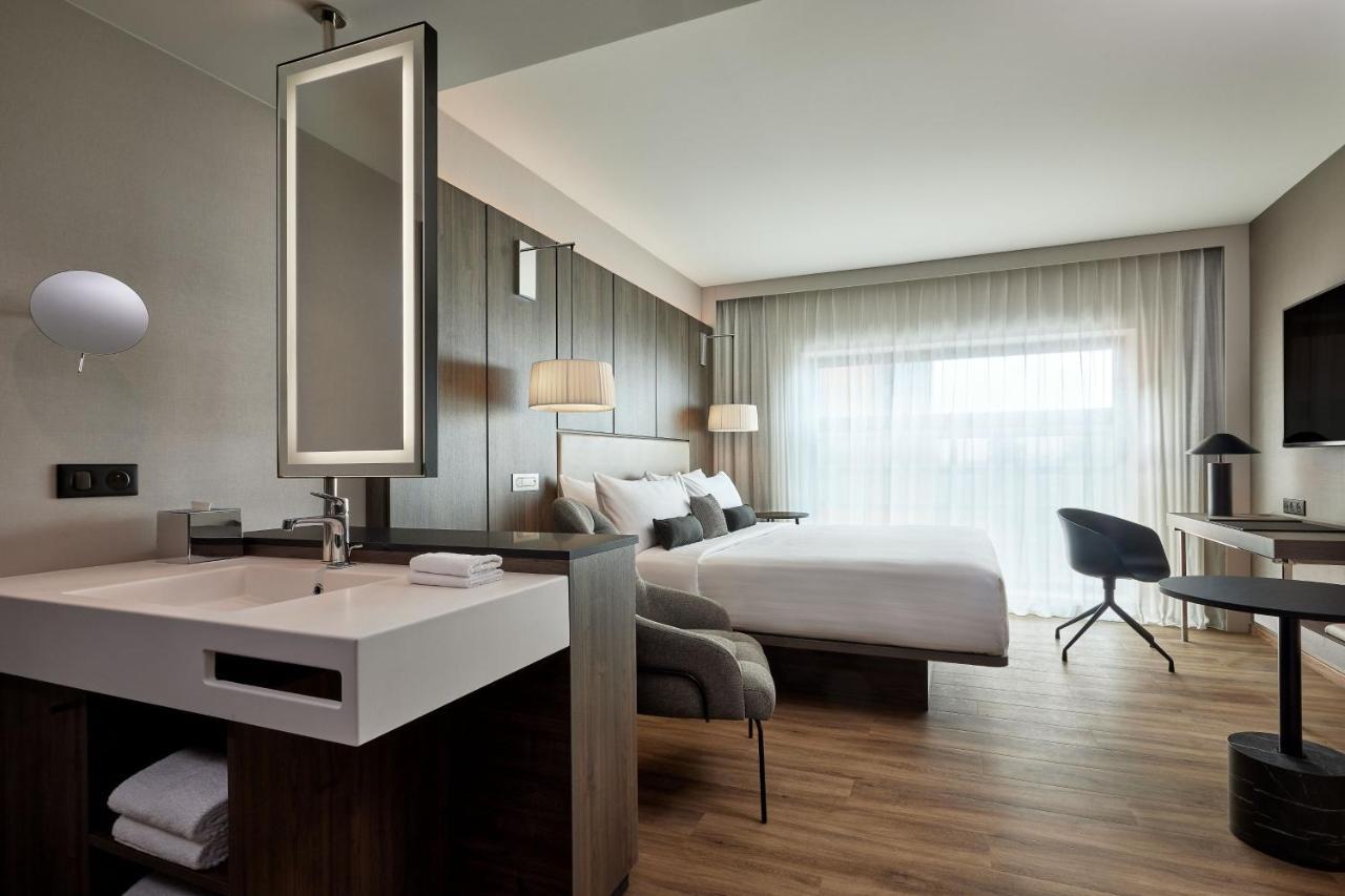 Ac Hotel By Marriott Страсбург Екстериор снимка