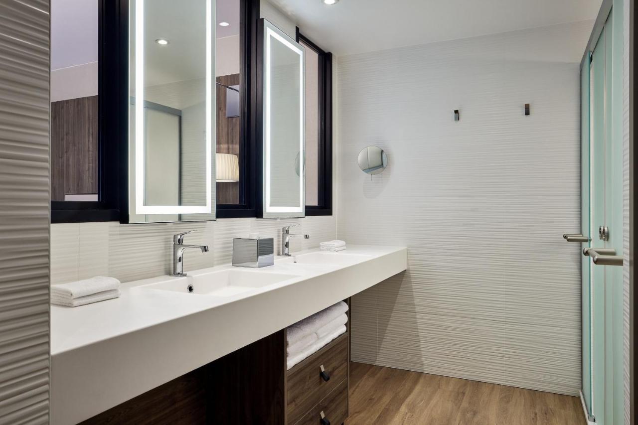 Ac Hotel By Marriott Страсбург Екстериор снимка